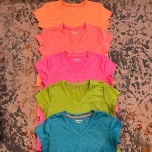 5 women’s workout style tops. Women’s large.